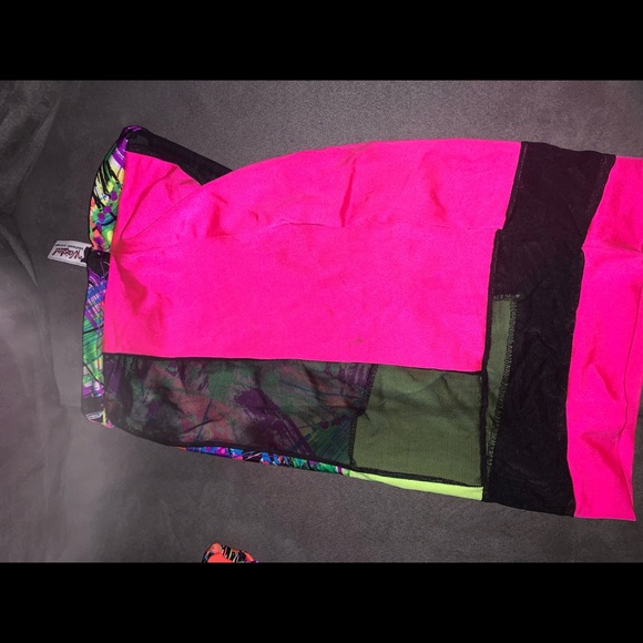 Two piece skirt and shirt - Picture 3 of 4